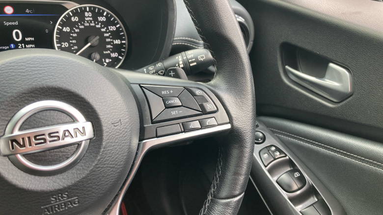 Nissan Juke 1.0 DiG-T 114 N-Connecta 5dr DCT Petrol Hatchback